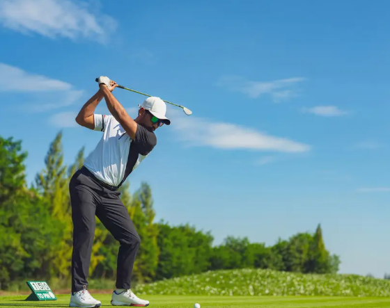 analisis-ayunan-golf-efektif-untuk-jarak-pukulan-jauh