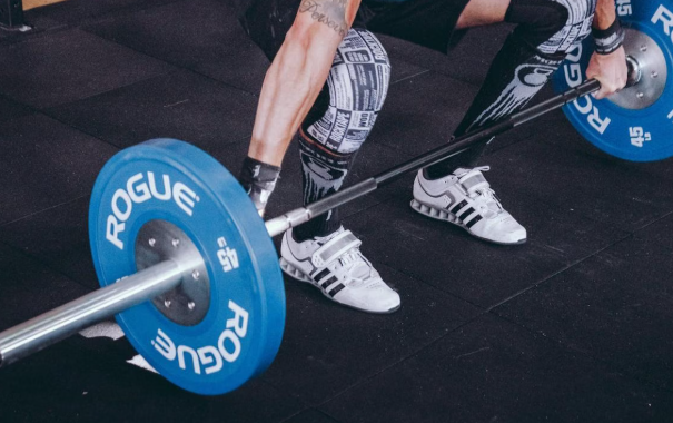 kesalahan-umum-saat-latihan-angkat-beban-dan-solusinya