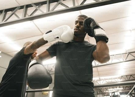 strategi-bertahan-dalam-boxing-untuk-menghindari-ko